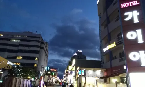 Nuwemaru Street (Pedestrian Shopping Street)