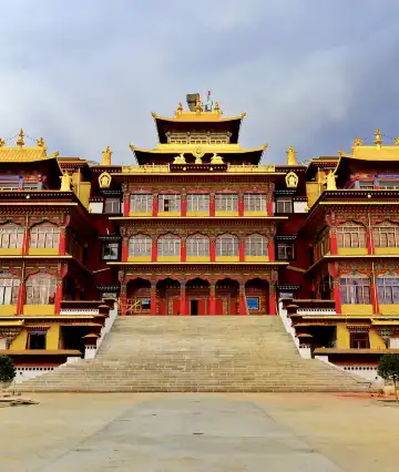 鄰近格爾登寺院的酒店