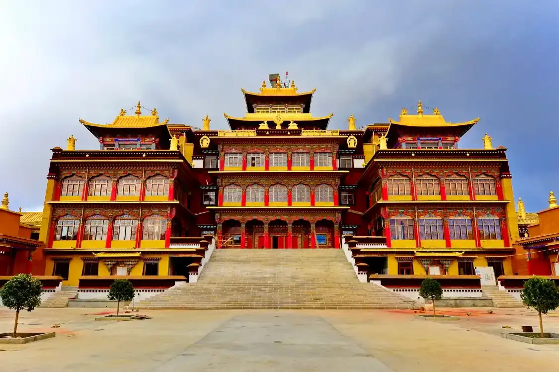 Hotels near Ge'erdeng Temple