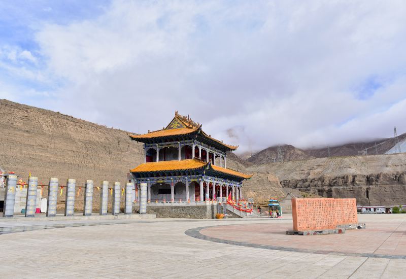 Wuji Longfeng Palace