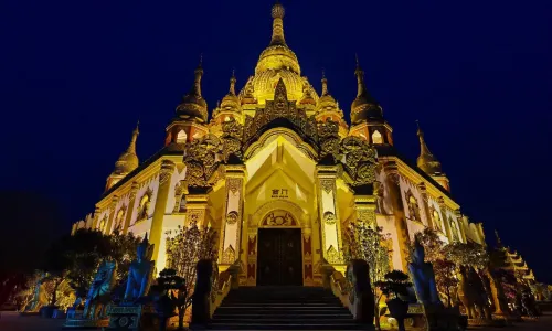 Meng Huan Shwedagon Pagoda