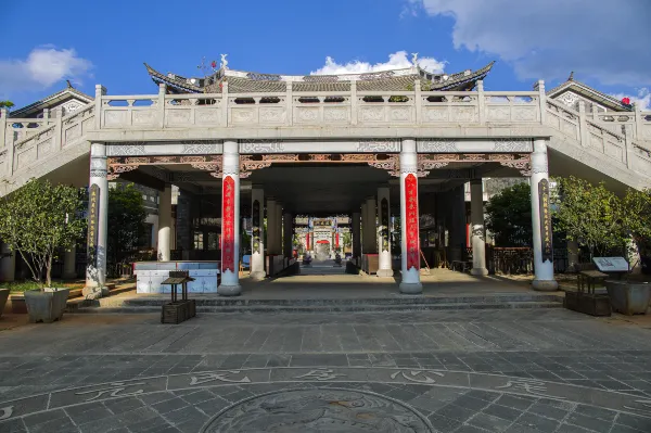 Hongshan Temple周辺のホテル