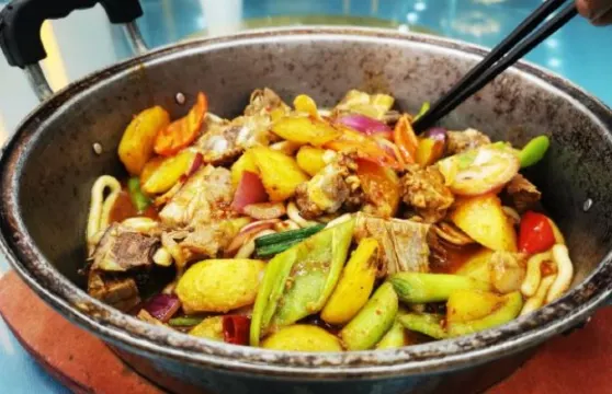 西遇舌尖氂牛土火鍋美食城