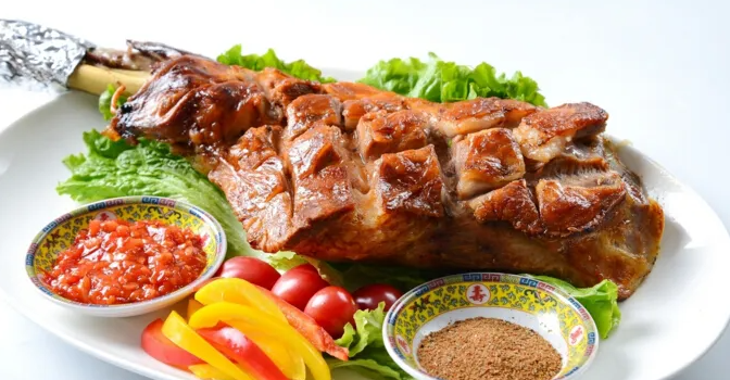 乌兰布统韩家大院餐厅
