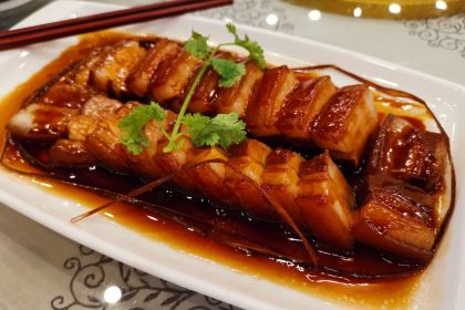 纳福苑(亮庆餐饮分店)