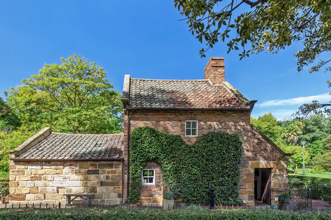 Hotels near Cooks' Cottage