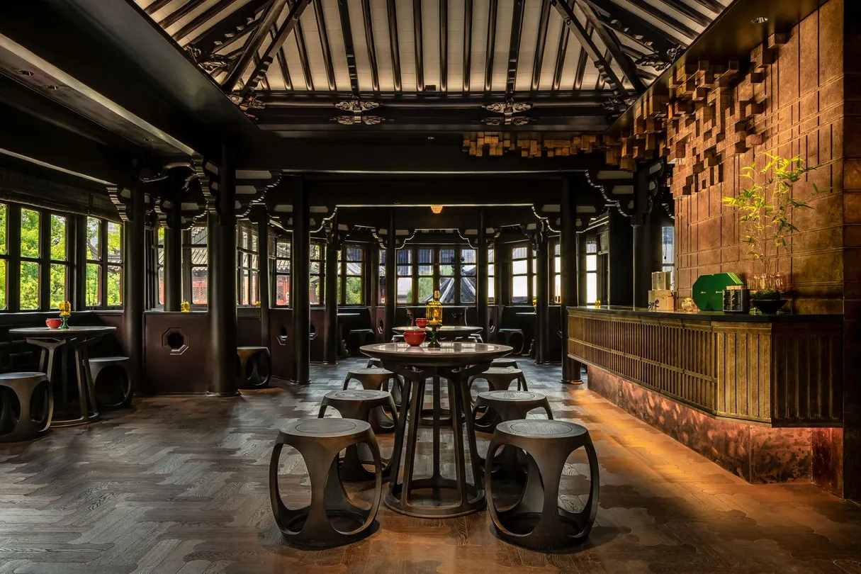 2_Yu Garden Lakeside Pavilion Teahouse