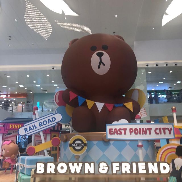 BROWN & FRIENDS歐遊大街小