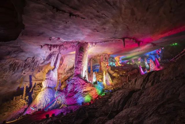 Enshi Cave Exploration