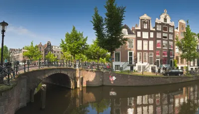 Vé máy bay Amsterdam Hà Nội