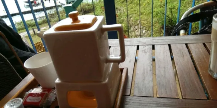 水上明月湖畔庭園咖啡館