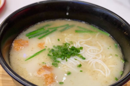 YUNQUEEN RICENOOLDES