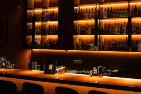 金·Bar