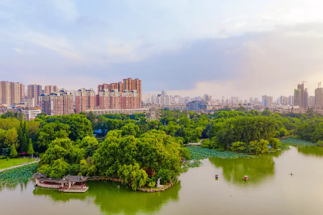 Hotels near Longhu Park