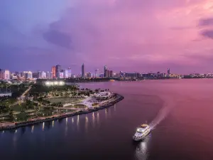 Haikou Bay Night Tour