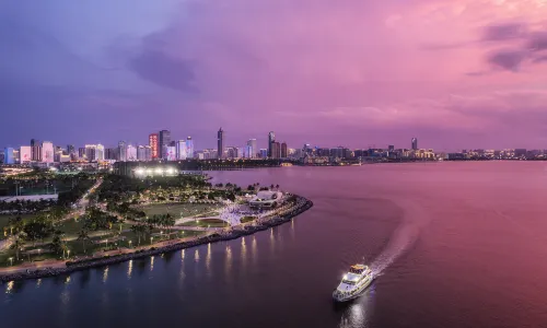 夜遊海口灣