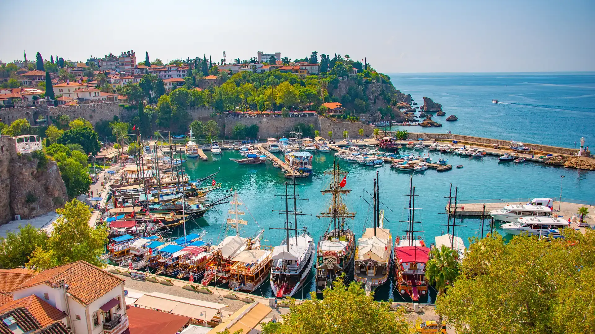 Hotels near Roman Harbour