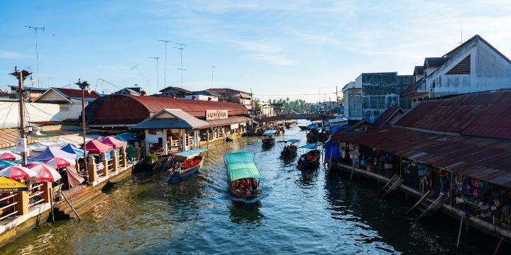 Amphawa Floating Market
