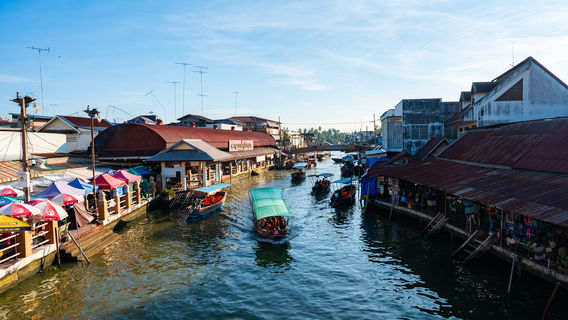 Amphawa Floating Market