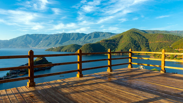 จุดชมวิวทะเลสาบ Lugu