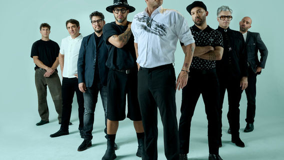 Santiago de Compostela | No Te Va Gustar《FLORECE EN EL CAOS》Tour