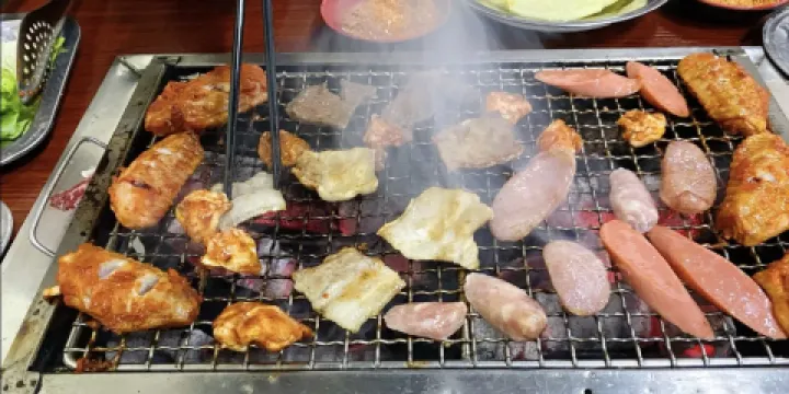 卻氏特色烤牛肉(情侣路湖畔人家一店)