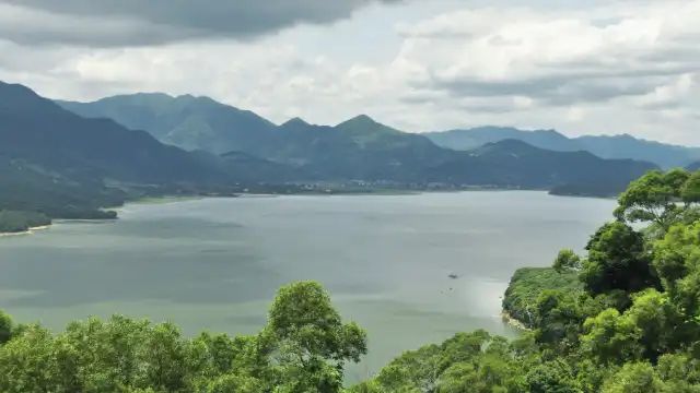 Hotels near Shizhu Lake