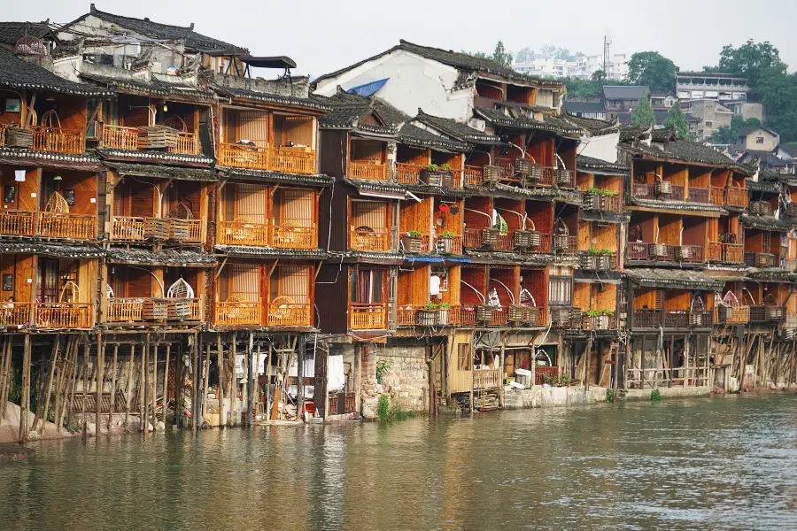 Hanging Houses of Huilong Tower