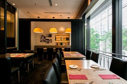 ANTIBES Marunouchiburikkusukueaten