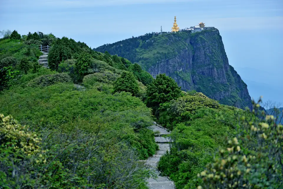 3_Mount Emei