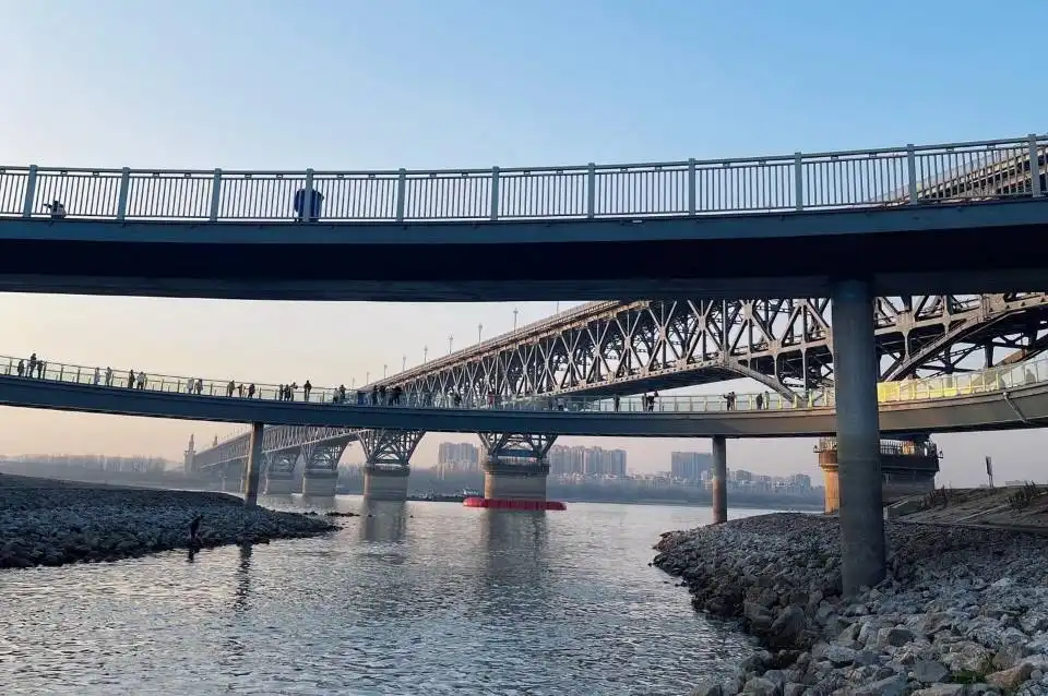 Отели рядом с достопримечательностью «Южный Берг Парк»