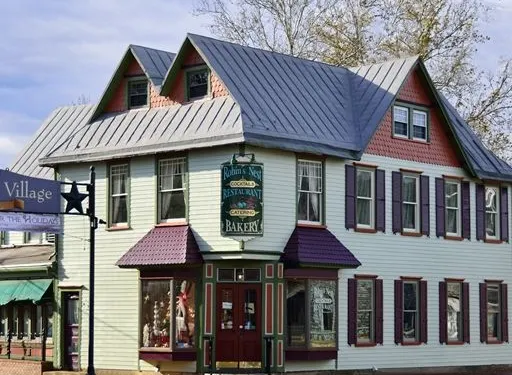 Robin's Nest Restaurant