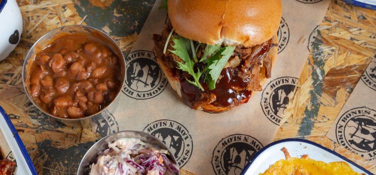 Smokin Bones Castle Market