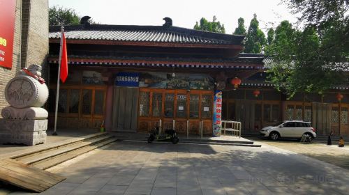 Liu Hong Park (Southwest Gate)