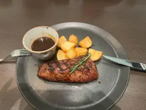 Apron Restaurant