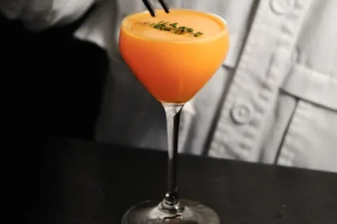 686 Bar