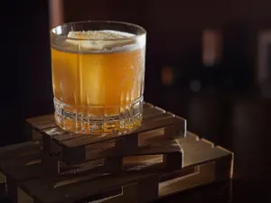 Jasper Johns bar