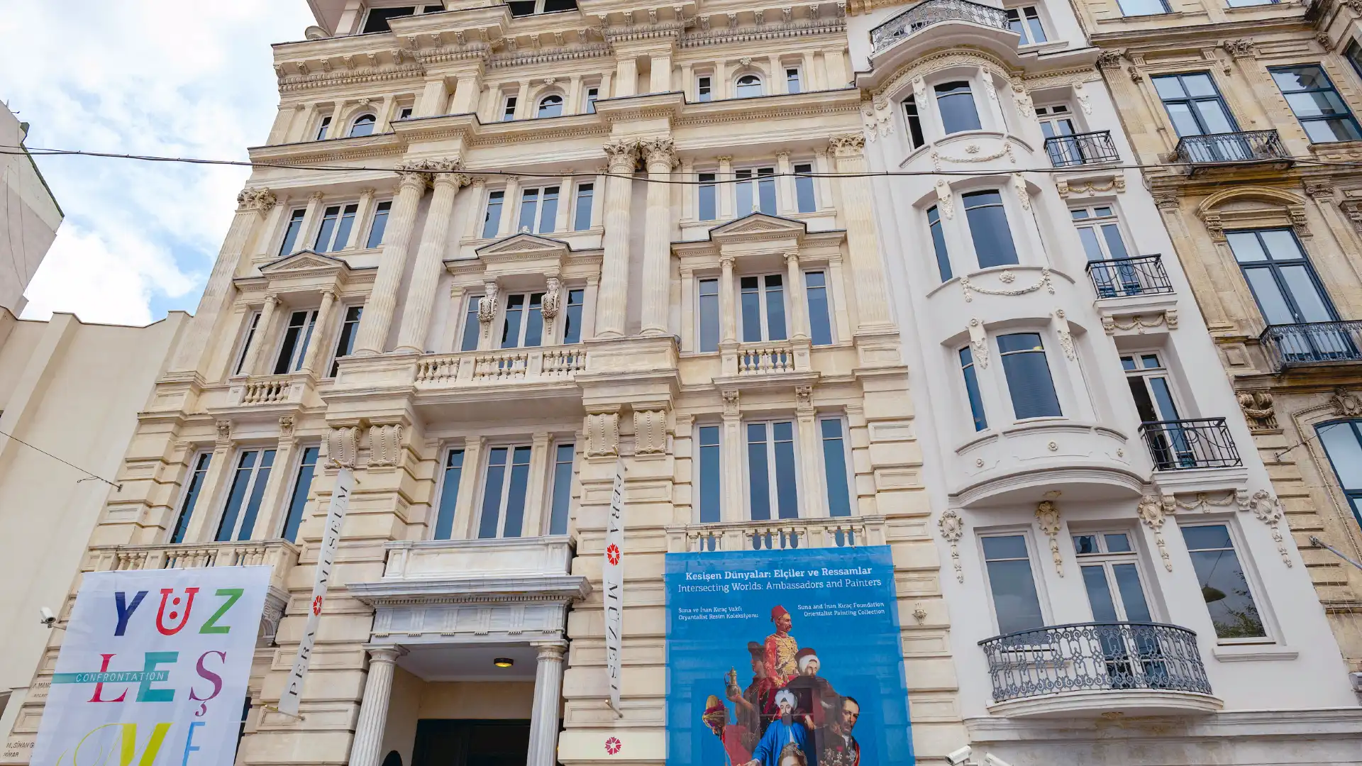 Hotels near Pera Museum