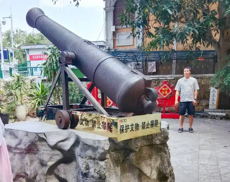 Hotels near Hekou Uprising Memorial Hall (Northeast Gate)