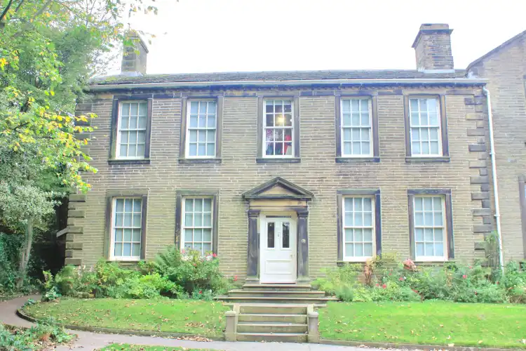 Hotels near Haworth Station
