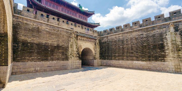 Shou County Ancient City Wall