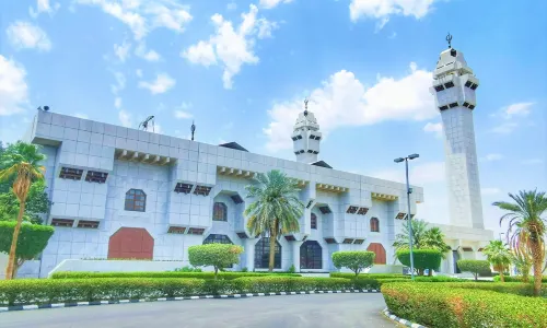 Masjid Aisha “Umm al-Mumineen”(Masjid Al-Taneem)