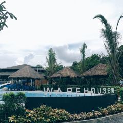 WAREHOUSE 18 Pool & Cafe User Photo