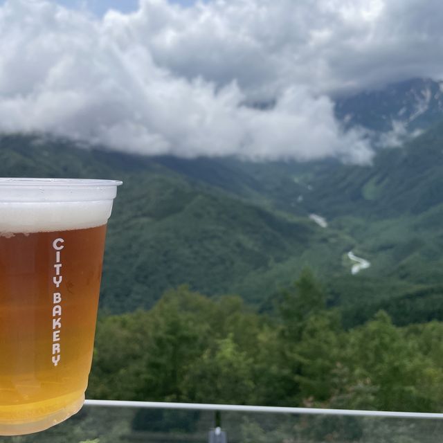 絶景に飛び出すマウンテンカフェ