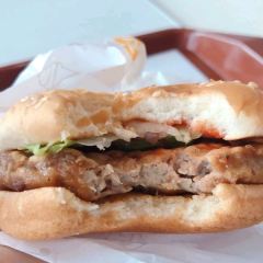 华莱士·全鸡汉堡(壶镇镇贤店) User Photo