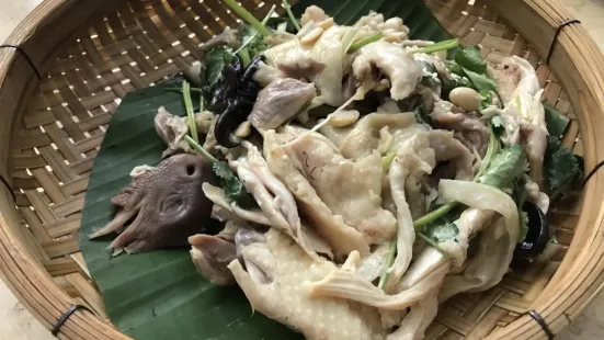 Baliyuanlin·wanghongchuangyi Cuisine