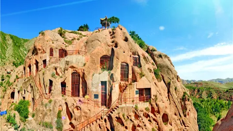 須弥山石窟 attraction in 固原