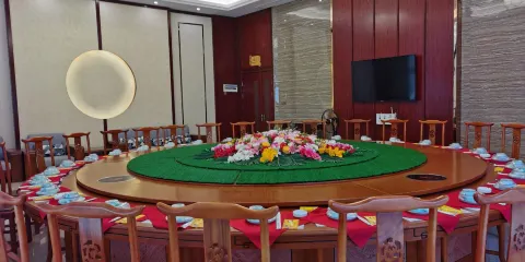 李家河鮮大飯店