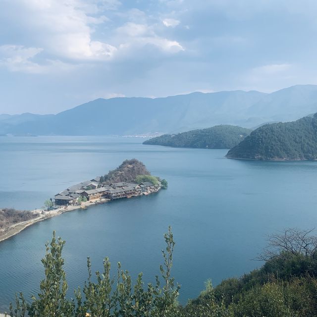 Lugu Lake, Lijiang trip (2 days) Lugu Lake, Lijiang trip (2 days)