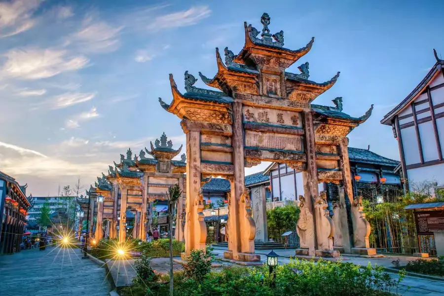 Longchang Memorial Stone Archways